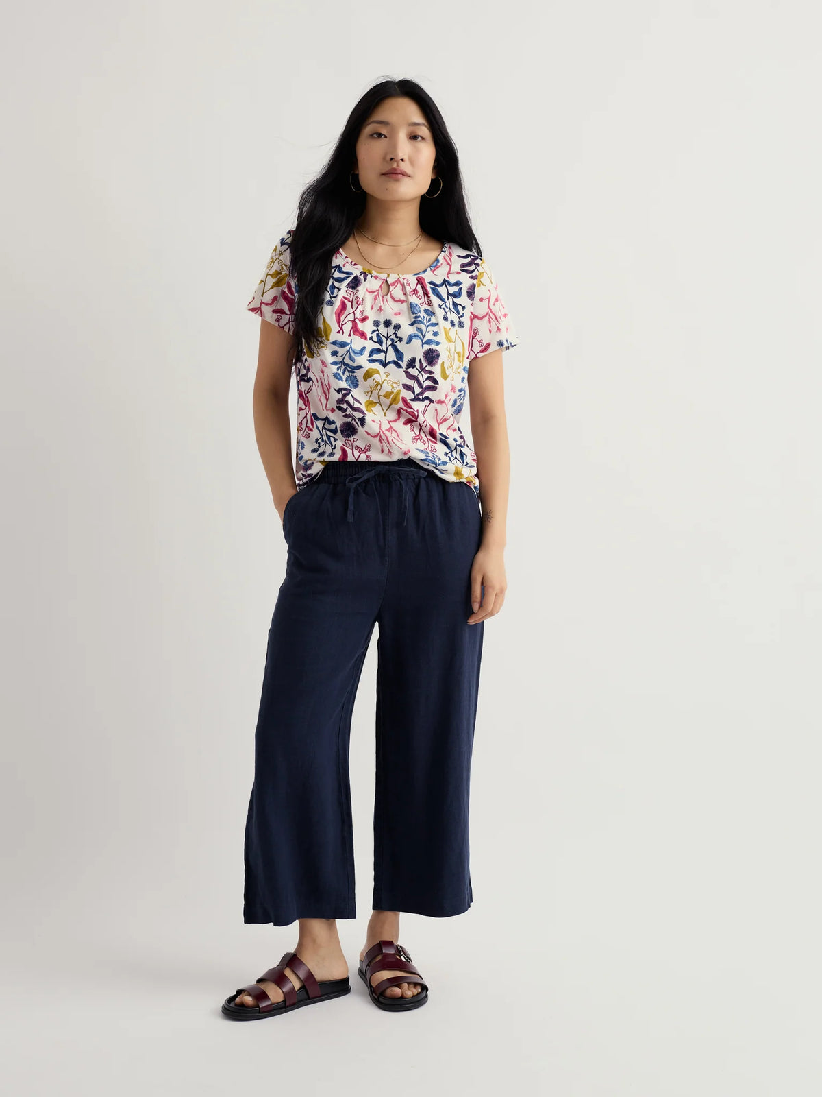 Appletree T-shirt in Inky Botanical Chalk