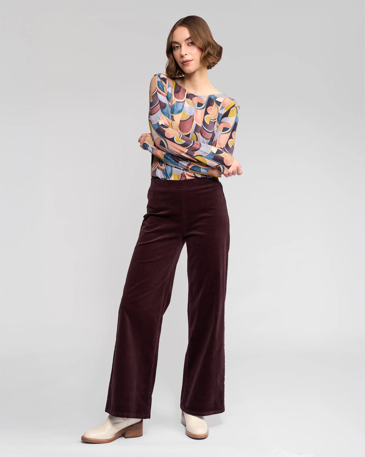 Vassalli 235M Loft Cord Pull-On pant in Merlot