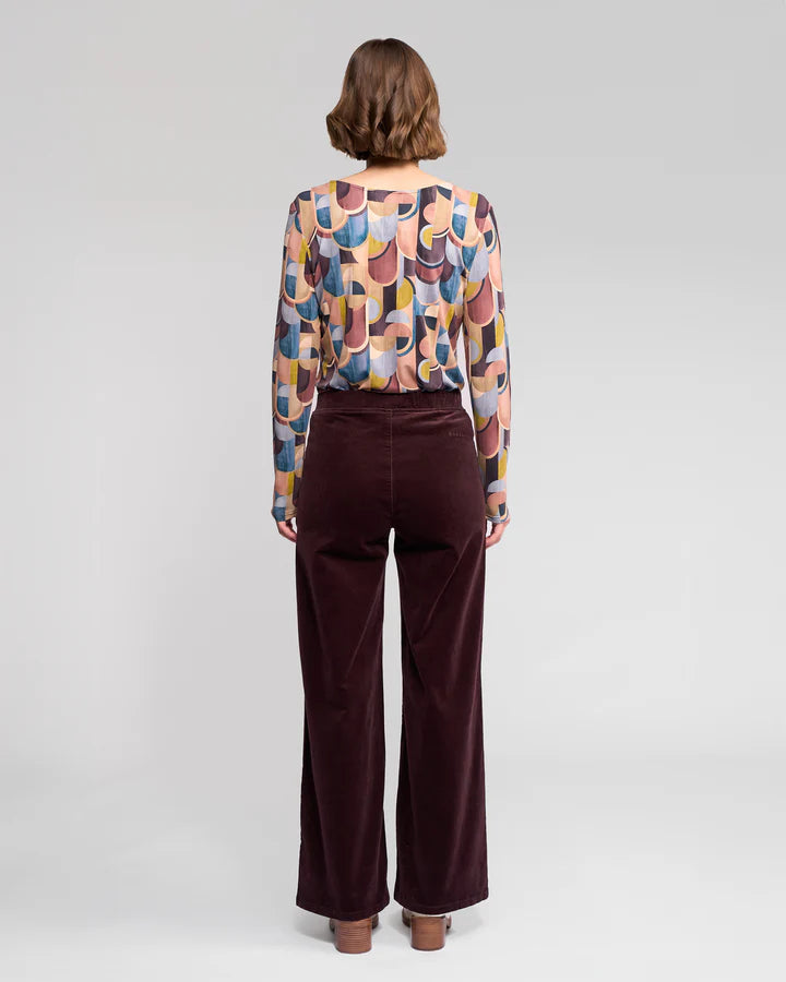 Vassalli 235M Loft Cord Pull-On pant in Merlot