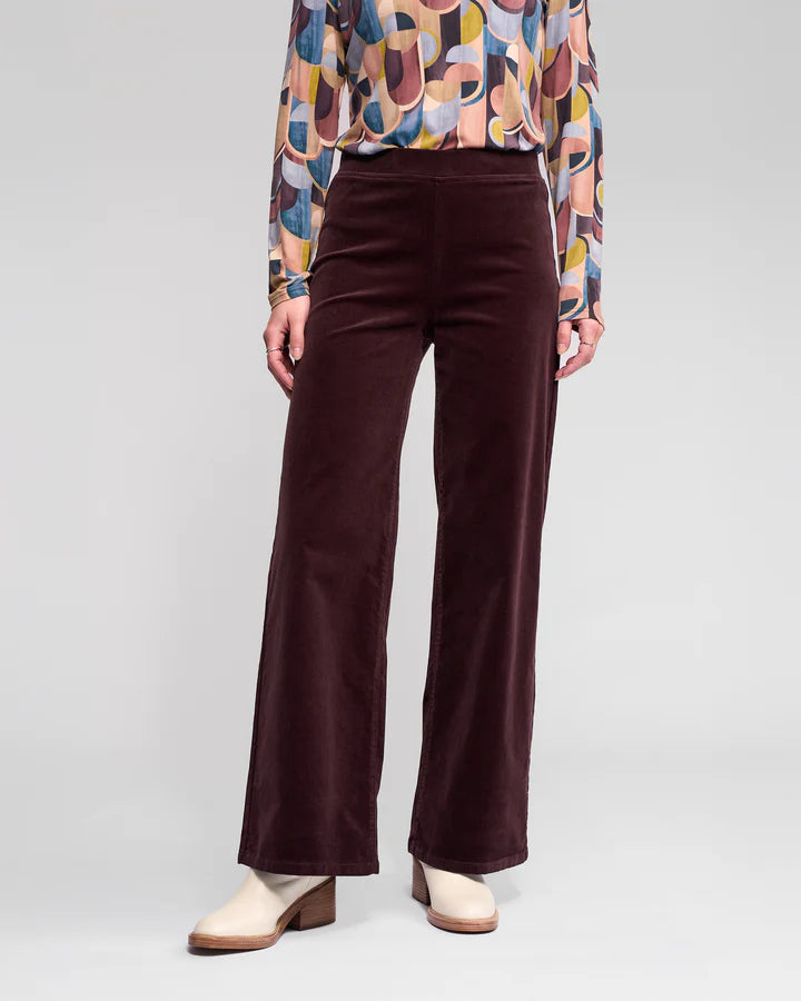 Vassalli 235M Loft Cord Pull-On pant in Merlot