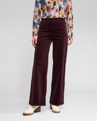 Vassalli 235M Loft Cord Pull-On pant in Merlot
